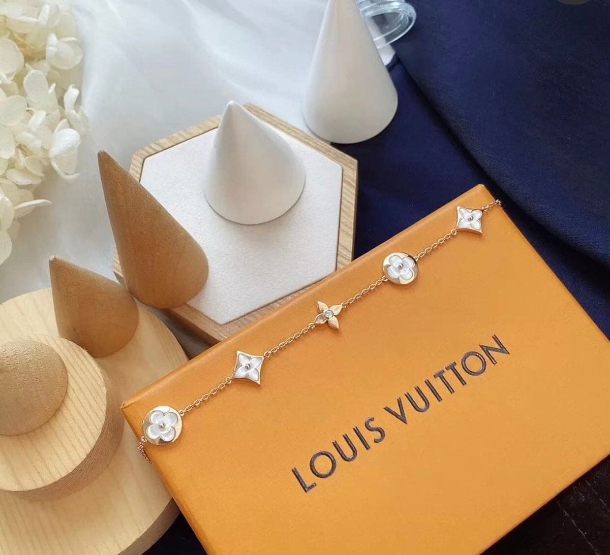 Louis Vuitton Colour Blossom Balenciaga Multi-Motif 18K Gold Bracelet