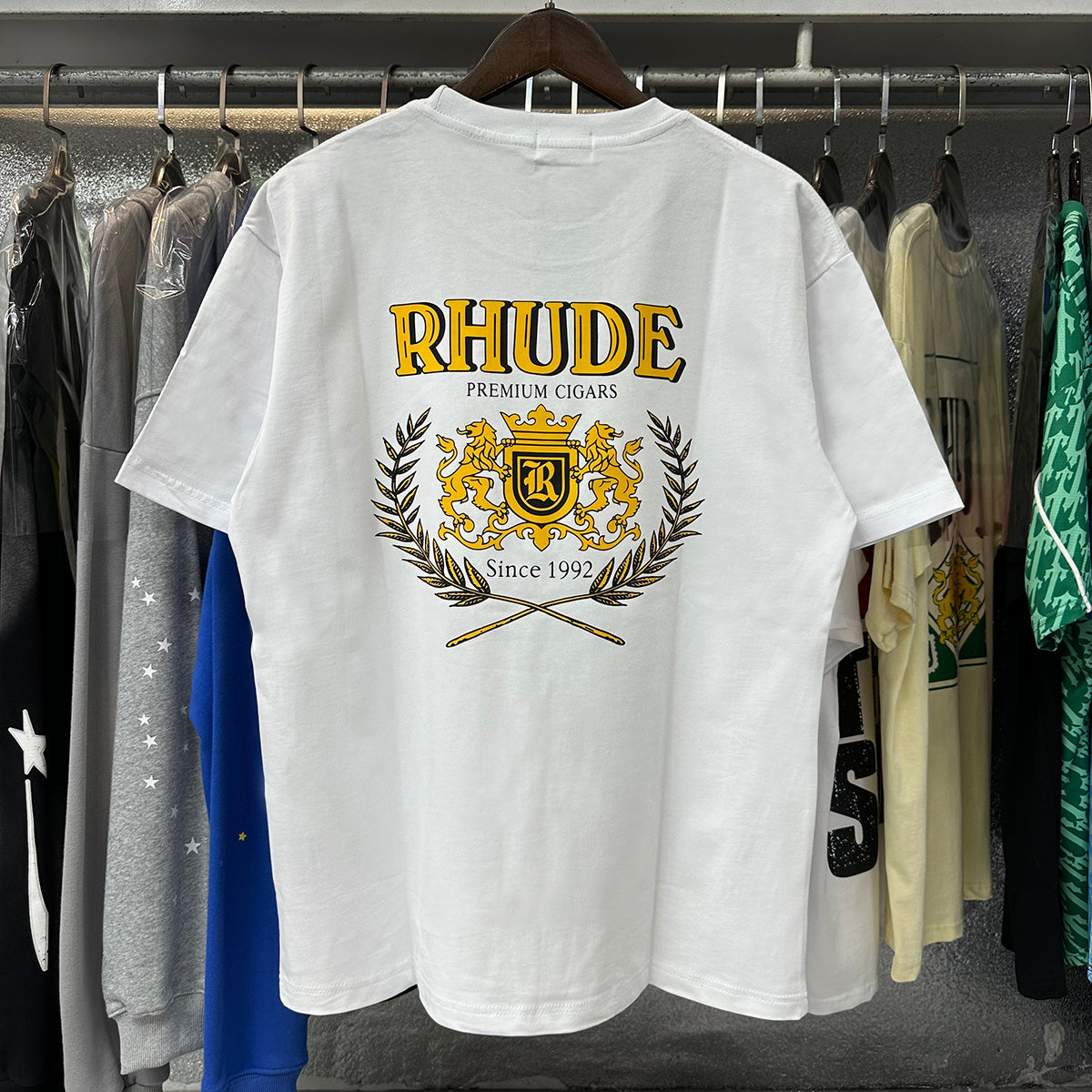 Rhude T-shirts Totem Badge Printing Cotton Casual Short Sleeve Men and Women