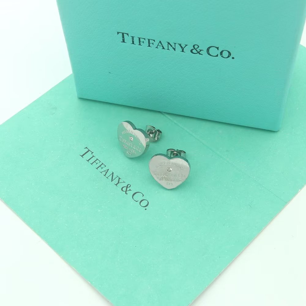 Tiffany Return to Heart Tag Stud 18K Gold Earrings